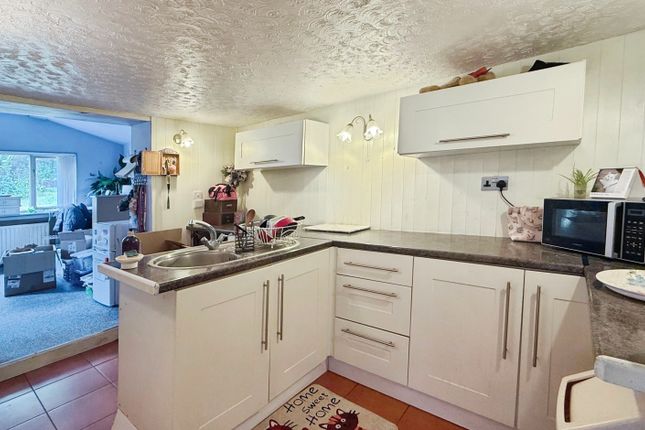 15, Tower Hill, Westbury photo 4
