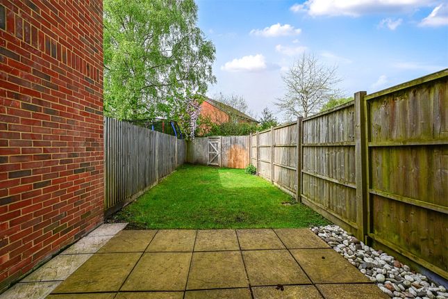88, Cheylesmore Drive, Camberley photo 2