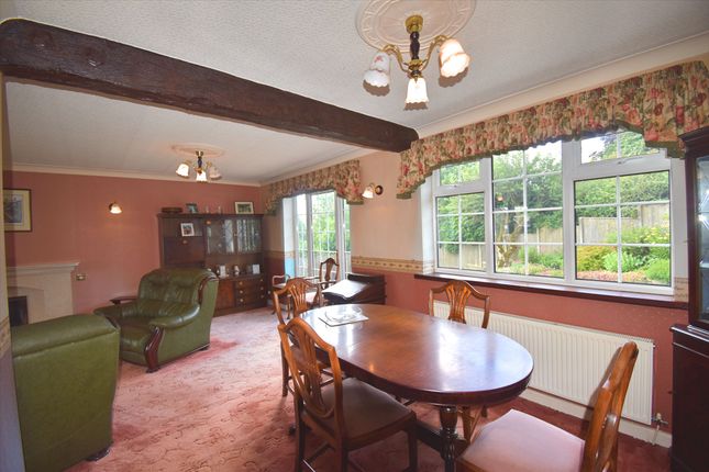 8 Meadow Close, High Peak photo 4