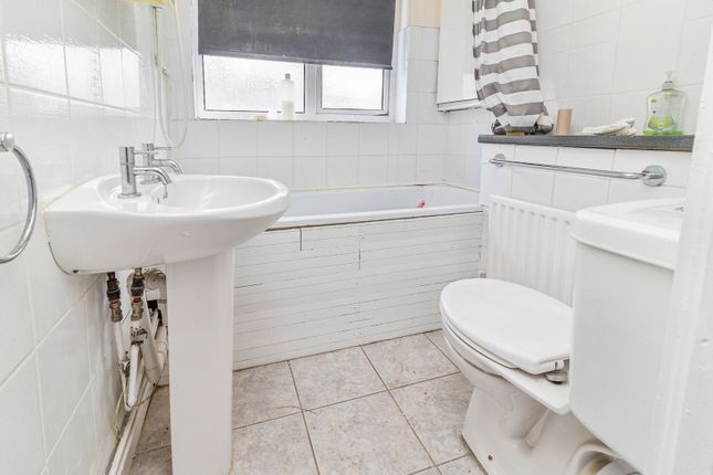 111, Redbridge, Milton Keynes photo 4