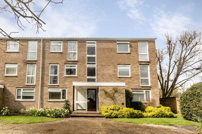 Thumbnail Flat to rent in Harrowdene Gardens, Teddington