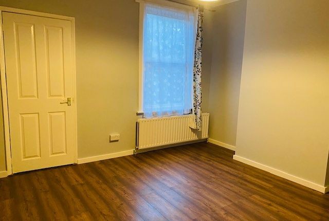 Terraced house for sale in Butlin Road, Luton