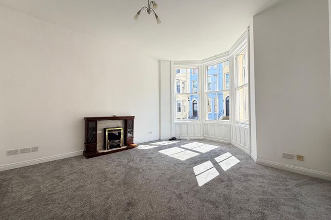 Flat 4 Castle Cliffs Court, 20 Blenheim Terrace Queens Parade, Scarborough photo 4
