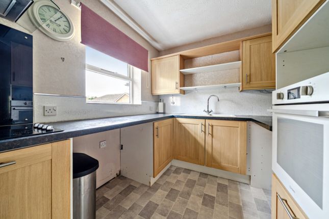 40, Arnoldfield Court, Grantham photo 2