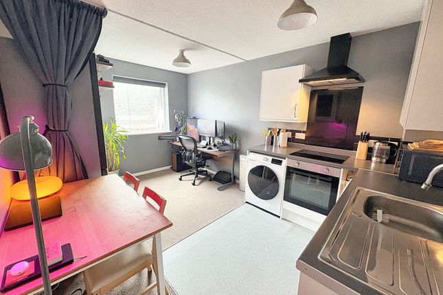 Flat 7, 2-3 Stokes Lane, Plymouth photo 2