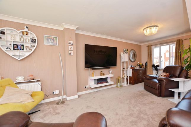 1, Emmery Close, Brigg photo 4