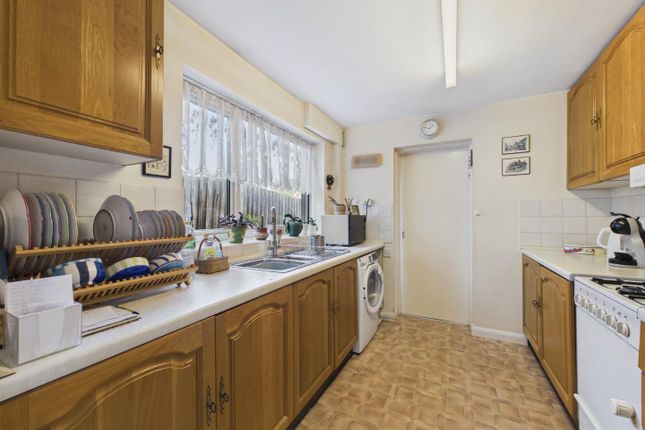 22, Sussex Avenue, Ashford photo 3