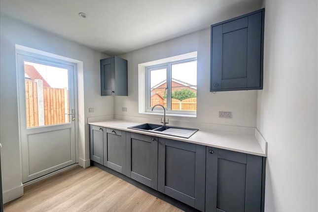 10, Castle Way, St Osyth photo 3