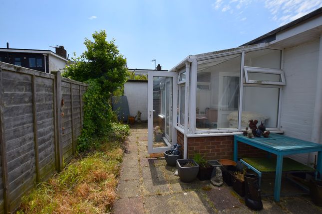 The Square, Pevensey Bn24, 2 Bedroom Semi-detached Bungalow For Sale 