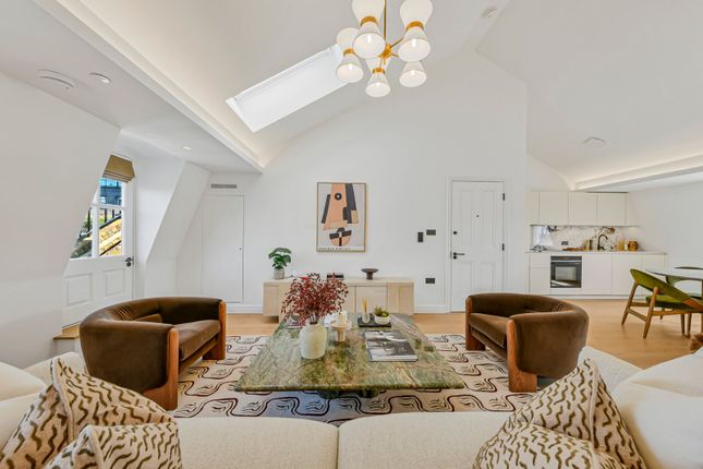 Apartment 11,, No. 18 Porchester Gardens, London photo 4