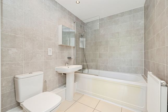 Flat 6, Morten Court, 2b, Dodd Road, Watford photo 3