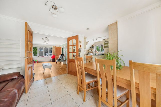 2, Roebuck Lane, Buckhurst Hill photo 4