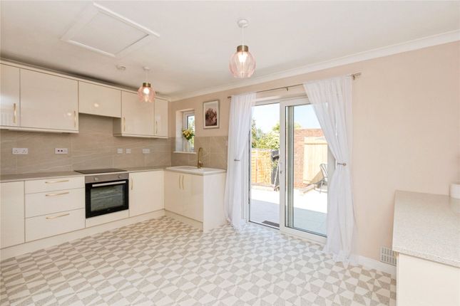 11, Bourne Court, Hampshire photo 2