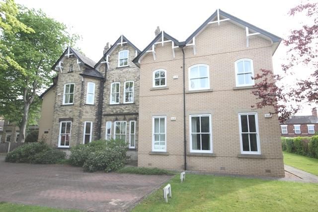 Thumbnail Flat to rent in Doncaster Road, Selby