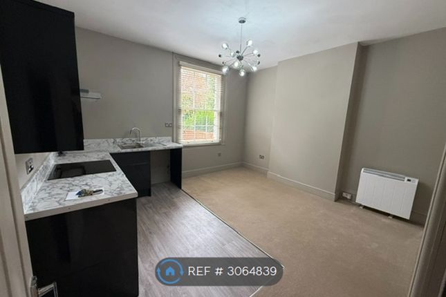 1-bed flat on Ground Floor Flat A, Worcester Road, Malvern, £825/mo
