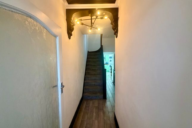 35, Sandy Road, Llanelli photo 3