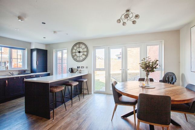 14, Rosefinch Road, Rotherham photo 3