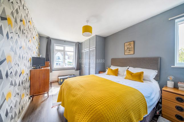 Flat for sale in Byron Road, London