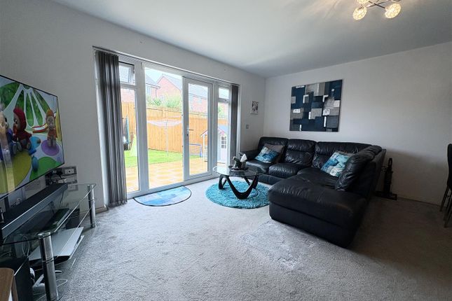 17, Brigadier Road, Stockport photo 3