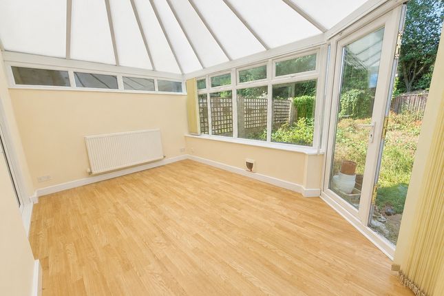 12, Lapwing Close, Swindon photo 4