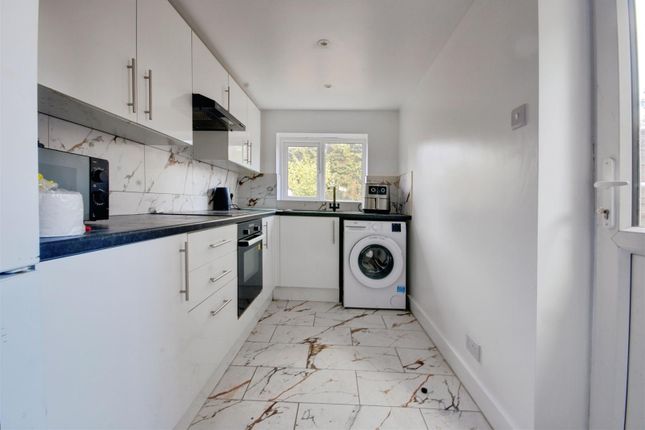 Whippendell Road, Watford photo 4