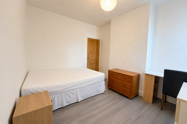 240 Western Road, Leicester photo 4