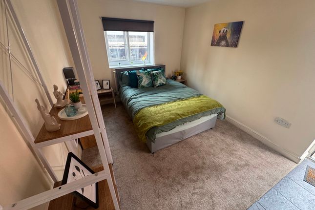 003 Royal Avenue, Room 3, Doncaster photo 5