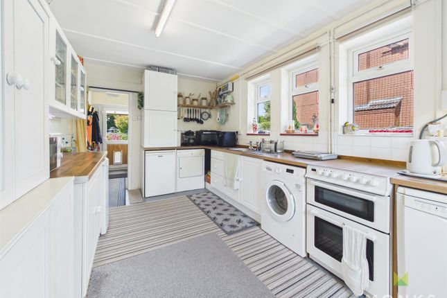 2, Walcot Road, Shrewsbury photo 4