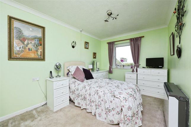29, Briary Court, Cowes photo 4