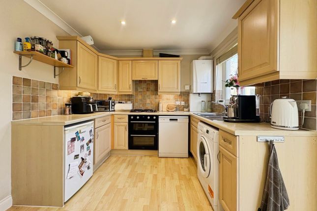 58 Bosnoweth, Helston, Cornwall photo 4