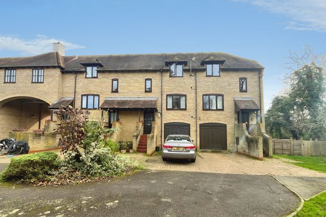 2-bed house on 26, Lion Yard, Huntingdon, £180,000