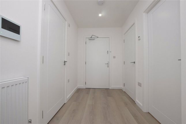 Block A, Flat 20, 247, High Road, Romford photo 5