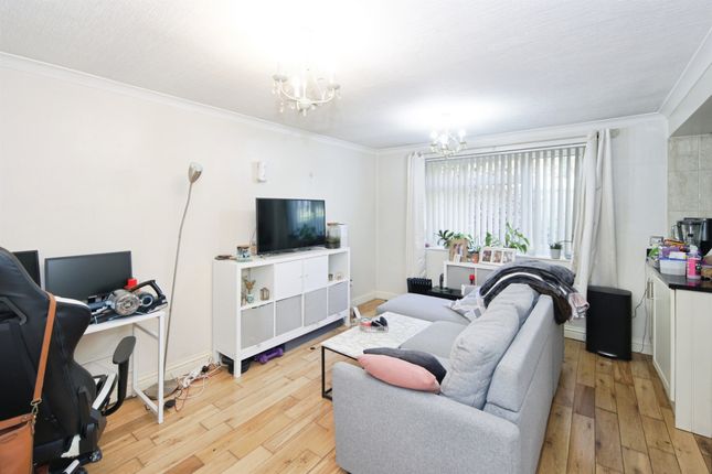 Flat 19, Darlaston Court, 123, Main Road, Coventry photo 2