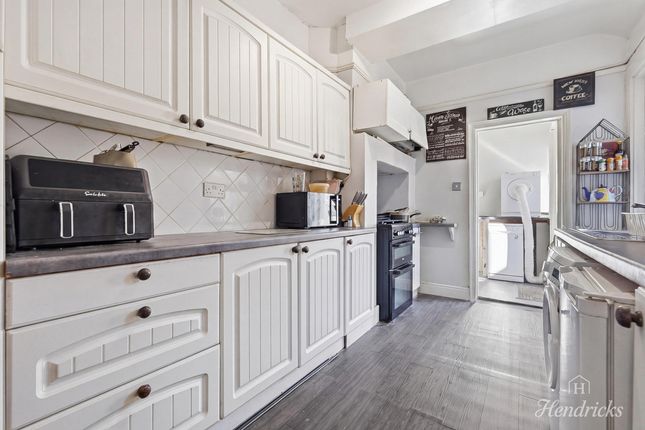251, Westborough Road, Westcliff-on-sea photo 4