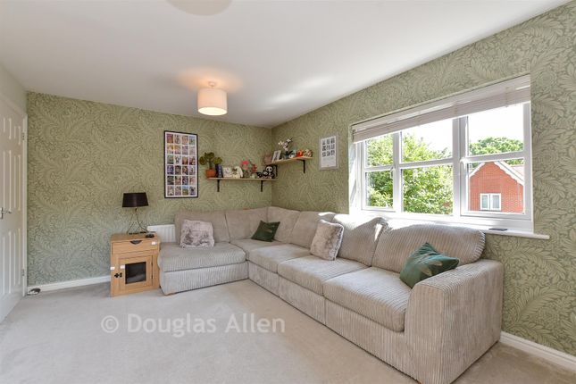 2-bed flat on 54, Bramble Tye, Basildon, £245,000