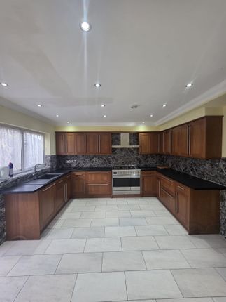 18, Surrey Road, Dagenham photo 4
