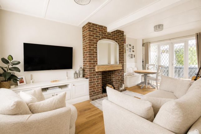 13, Village Way, Ashford photo 4