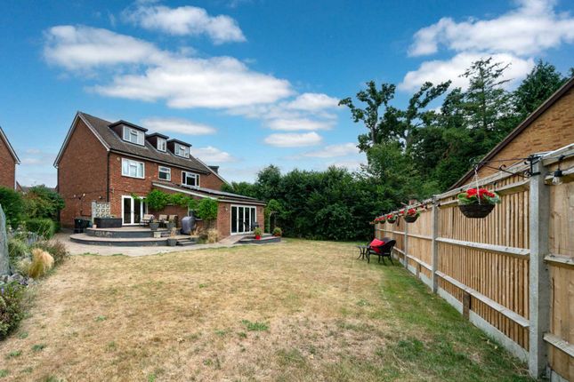 Thumbnail Detached house for sale in Moorland Road, Boxmoor