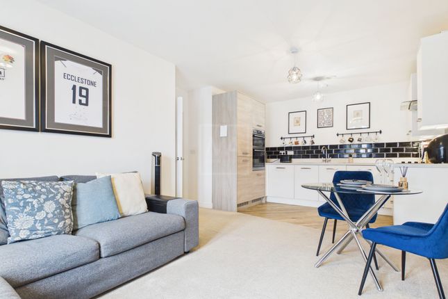 Apt 7, Ramsbury Court Cheddington Crescent, Warrington photo 2
