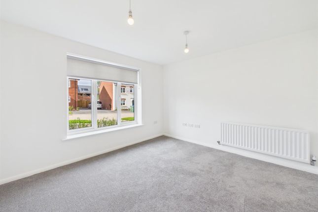 35, Carrington Way, Coventry photo 2