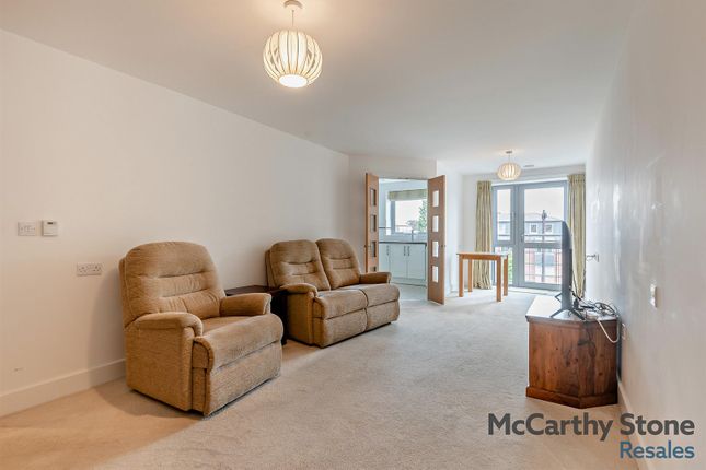 101-105 Fleet Road, Fleet photo 2