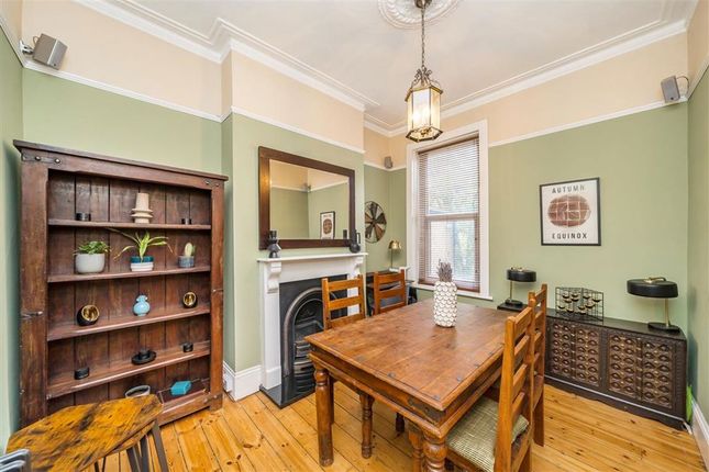 26, Floyd Road, London photo 4