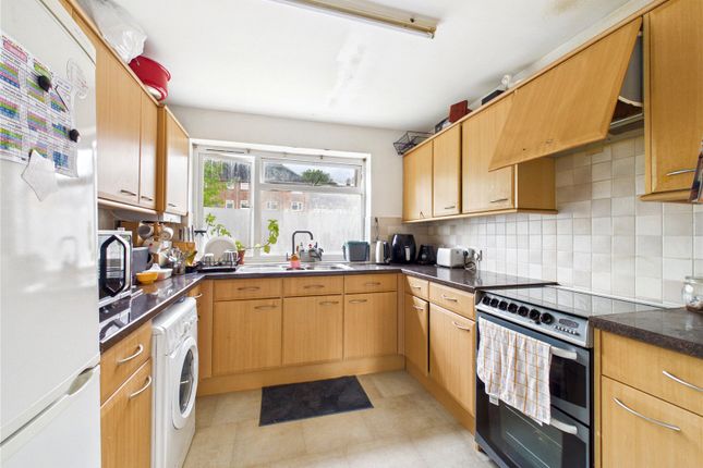 26, Haig Court, Essex photo 3