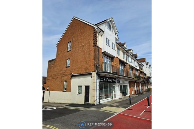 Thumbnail Flat to rent in North Camp, Farnborough