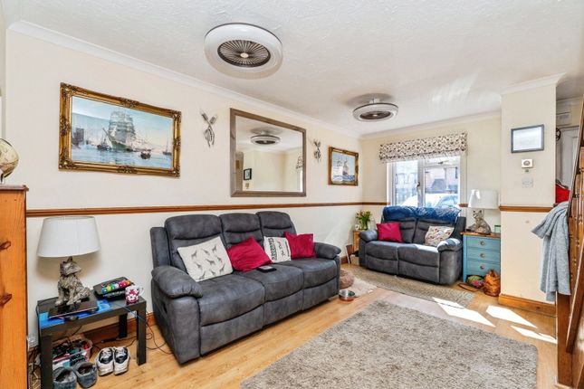 1, Perrywood Gardens, Southampton photo 2