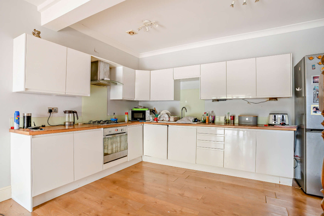225, Oxford Street, Pontycymer photo 4