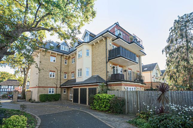 2-bed flat on Flat 6, 4, Oaklands Road, Bromley, £525,000