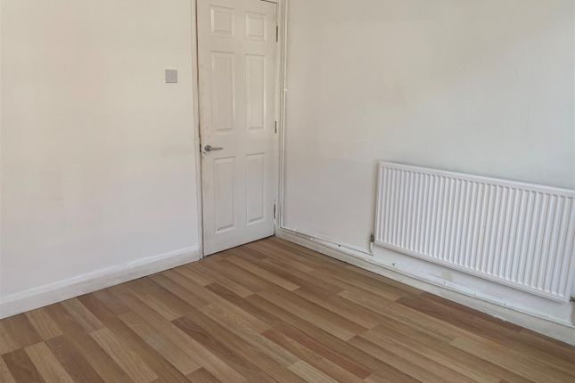 50, Forrester Street, Walsall photo 3