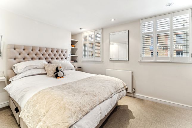 Terraced house to rent in Gillingham Street, Westminster