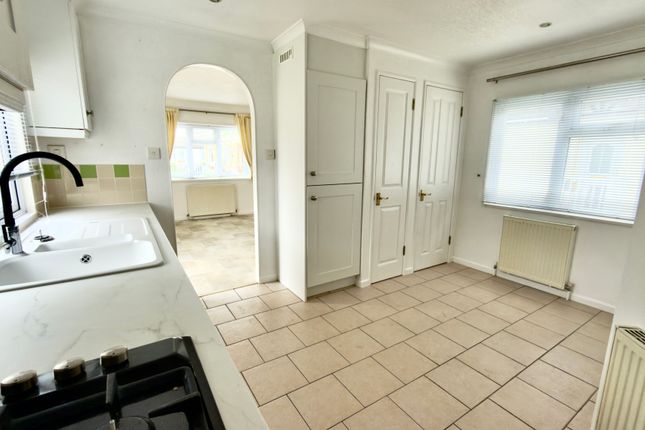 36 Manor Park, Grange Road, Weston-super-Mare photo 3